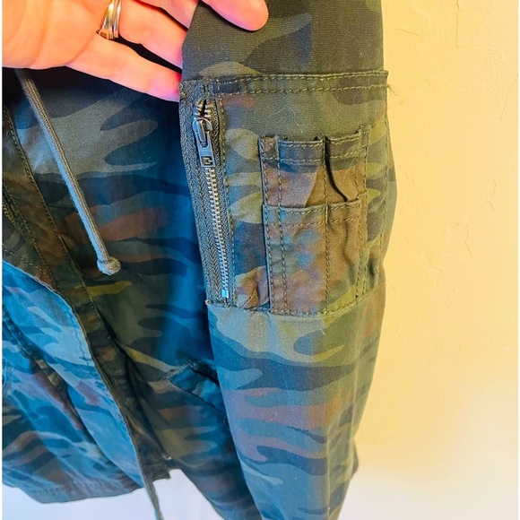 American Eagle Camo Embroidered Jacket “LOVE” EUC - Picture 3 of 8